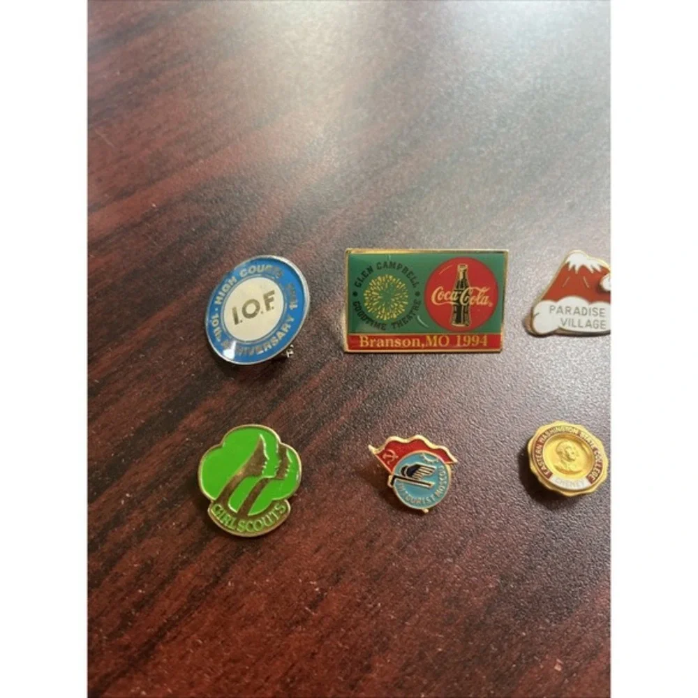 Lot‎ Of 10 Random Mixed Lapel Hat Pins B3